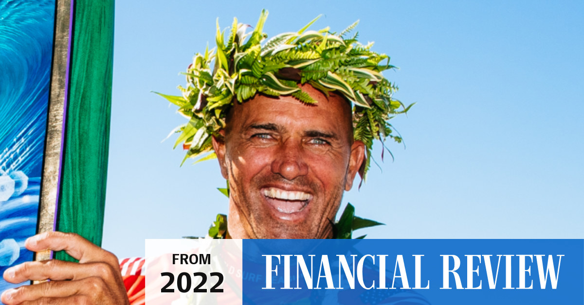 Surfer Kelly Slater wins Pipeline, 30 years after his first triumph